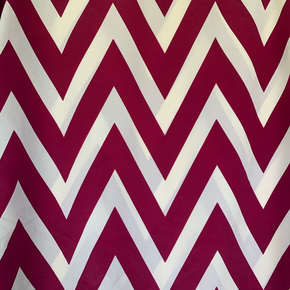 Charming Charlie Chevron Roll-Tab Top-size Large - Picture 5 of 10